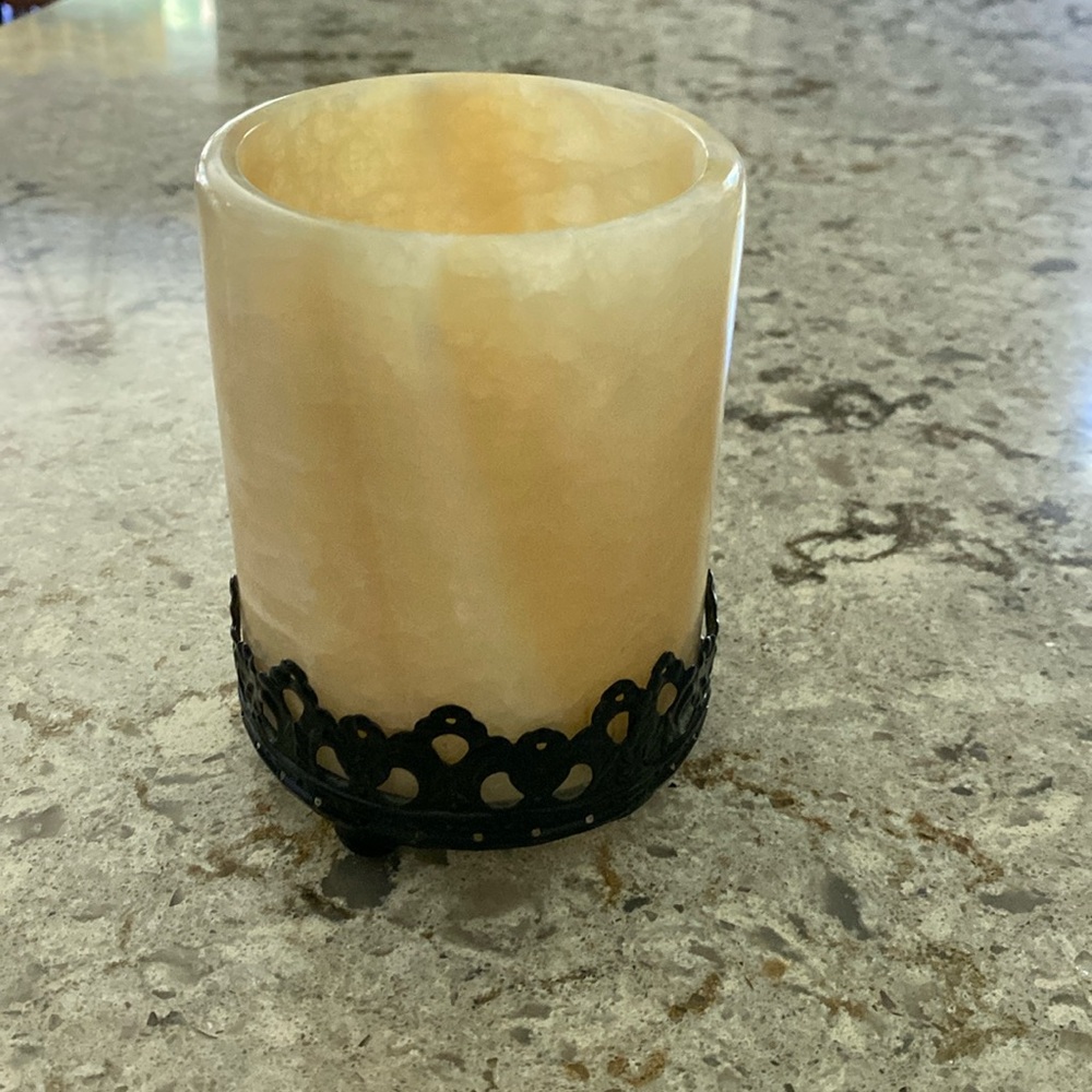 Ivory Marble-Look tea light holder with Decorative Black Metal Base